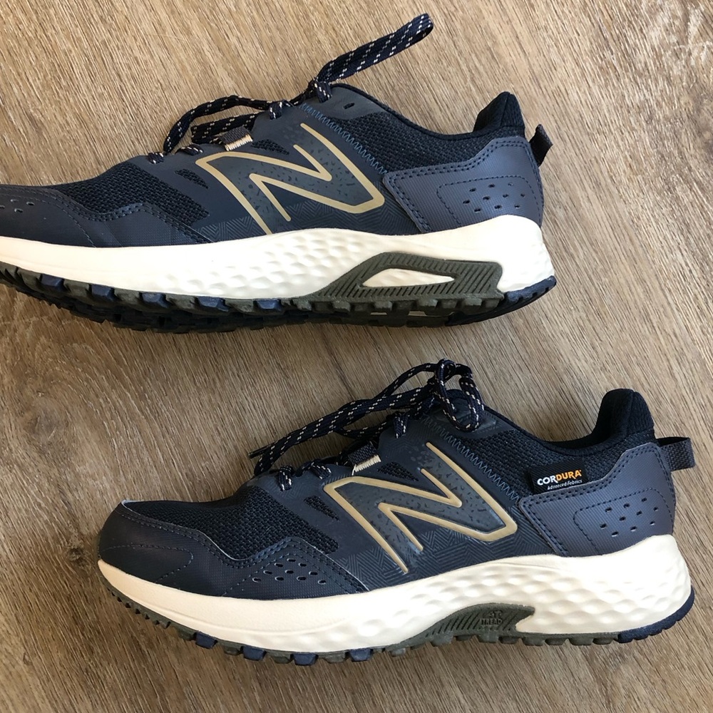 New Balance Women's 410 V8 Trail Running Shoe